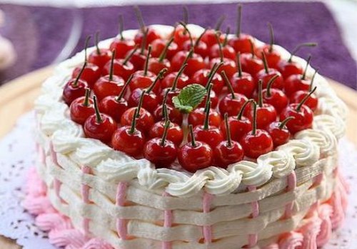 捕获迷之小屁屁一对,尝尝味道还不错