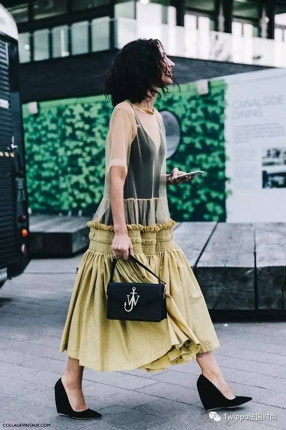 给男人穿蕾丝,被女人各种撩,这个最高颜值设计师有点污