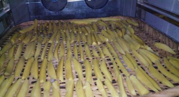 小型地瓜片烘干机,地瓜干烘干机设备多少钱