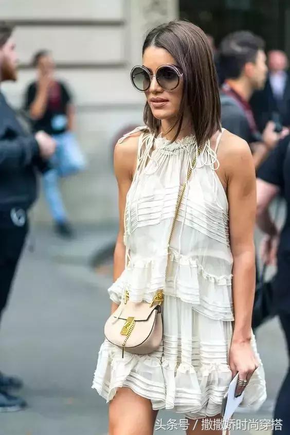 leboy包包黑色好看还是灰色好看,最近流行lv手提包