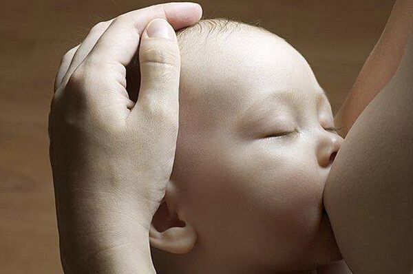 崔玉涛推荐的回奶方法,断奶期间不睡觉崔玉涛