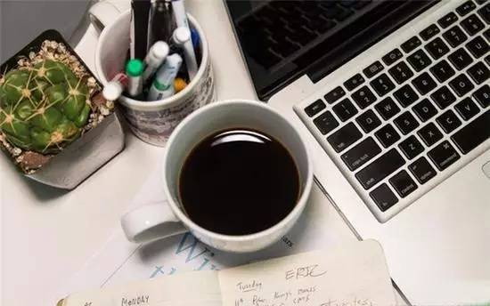 复旦才子在火车上用咖啡机做了一杯茶,年入300万