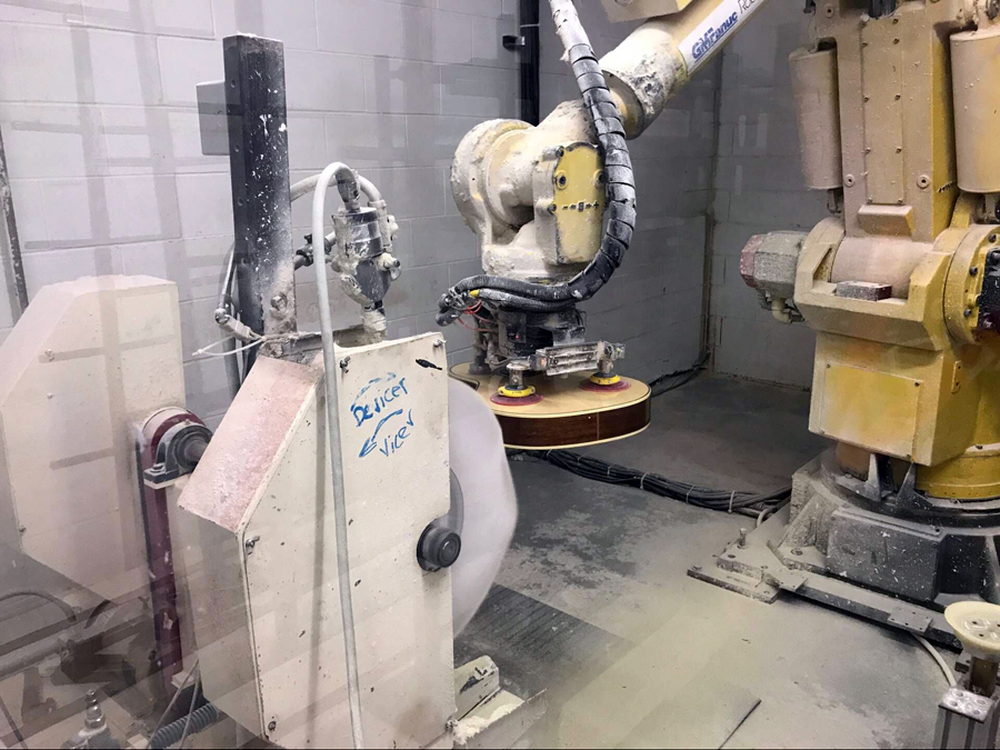 极速快报：弘力乐器2017加拿大Godin吉他工厂参观第一天