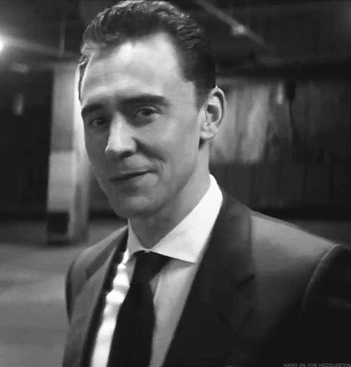 漫话｜男上司招我进公司，还不是因为我“话儿好”！