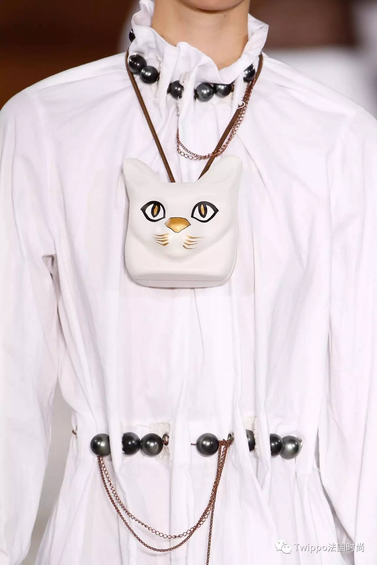 给男人穿蕾丝,被女人各种撩,这个最高颜值设计师有点污