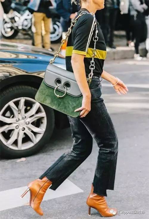 给男人穿蕾丝,被女人各种撩,这个最高颜值设计师有点污