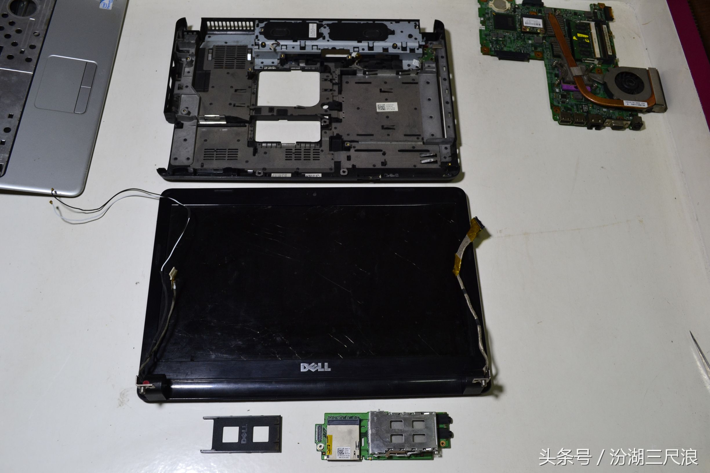 dell1440笔记本拆机教程,戴尔1440笔记本拆解