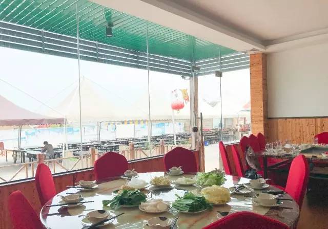 单手撕烤全羊,徒手吃烤全羊完整视频