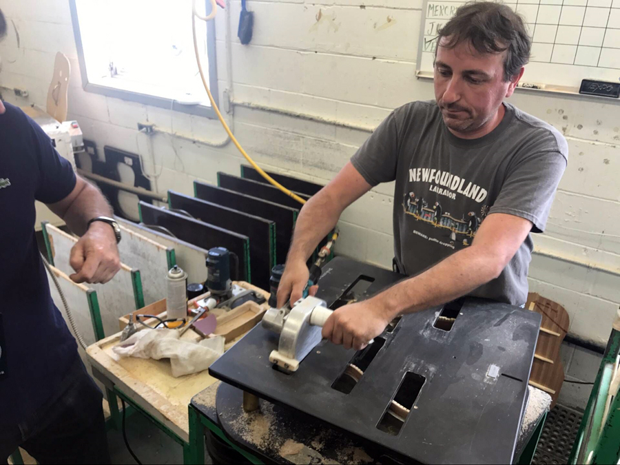 极速快报：弘力乐器2017加拿大Godin吉他工厂参观第一天