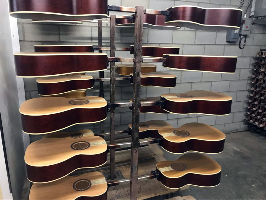 极速快报：弘力乐器2017加拿大Godin吉他工厂参观第一天