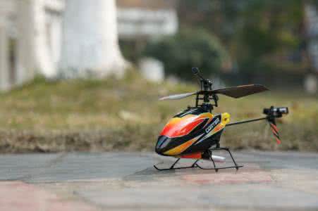 2万的一套的玩具，平民家庭玩不起，还是去技校锻炼动手能力吧