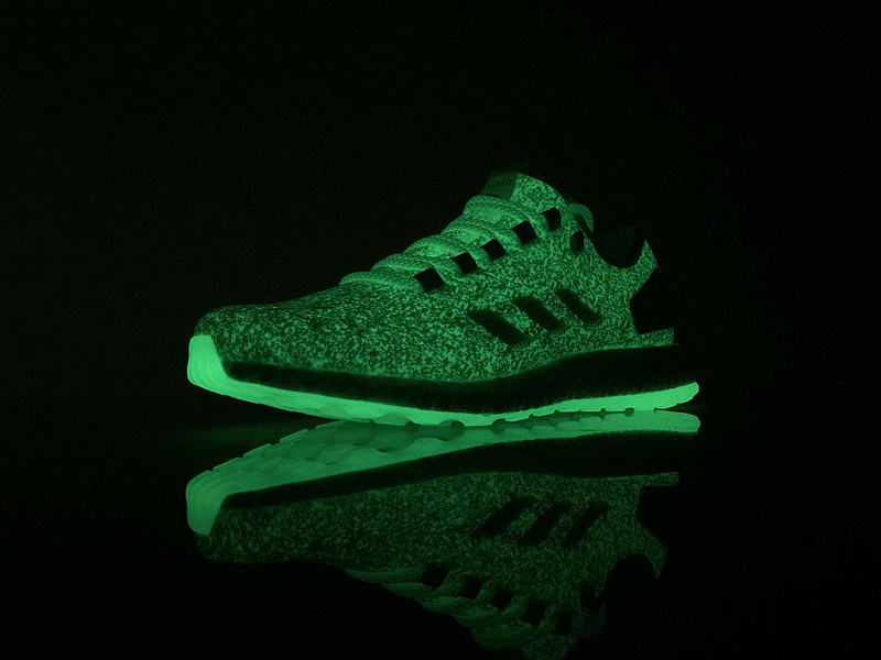 adidas新款跑鞋曝光,adidas2023新款跑鞋