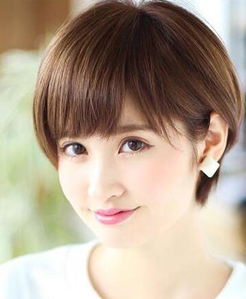 圆脸学生短发12-14岁齐耳短发,比男人还酷的短发