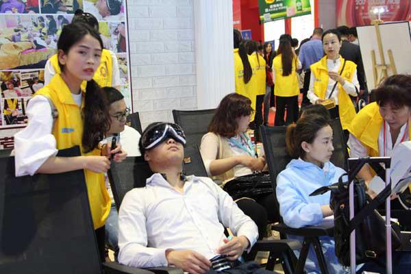 看汇香坊加盟店，是如何解除顾客抱怨的？