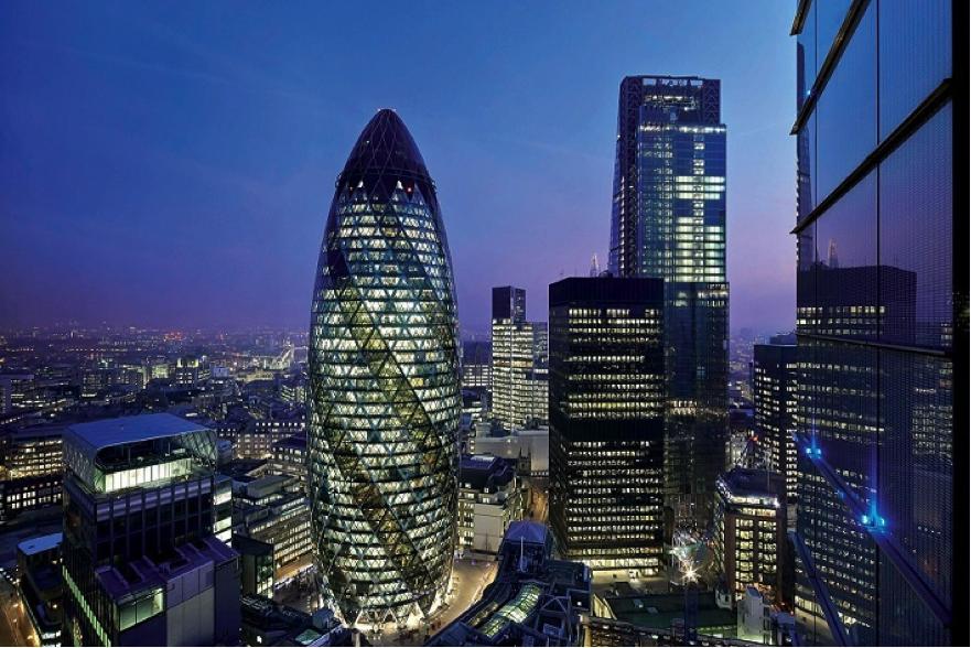 英镑再受重创，中国商业大牛们自动开启加速买买买模式