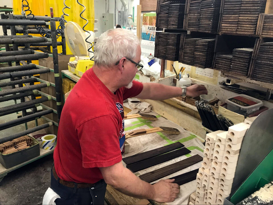 极速快报：弘力乐器2017加拿大Godin吉他工厂参观第一天