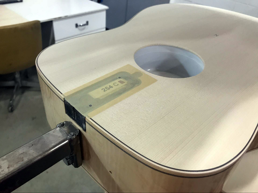 极速快报：弘力乐器2017加拿大Godin吉他工厂参观第一天