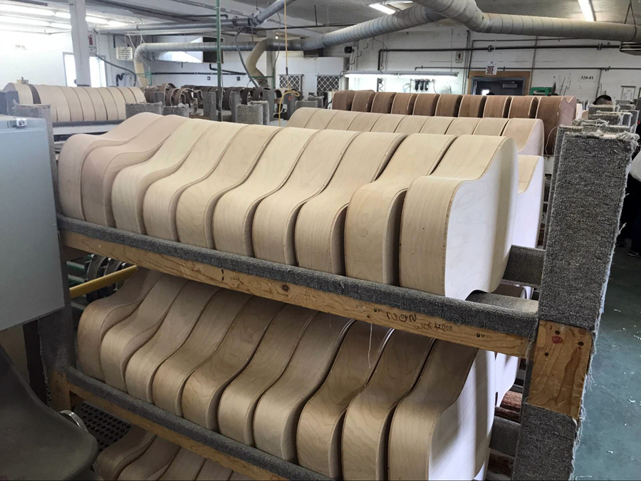 极速快报：弘力乐器2017加拿大Godin吉他工厂参观第一天