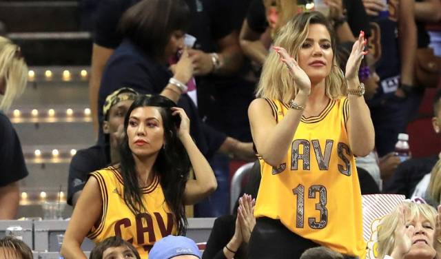 拳民神回复|大力鼠撕逼白大拿Glory现场大*动暴**