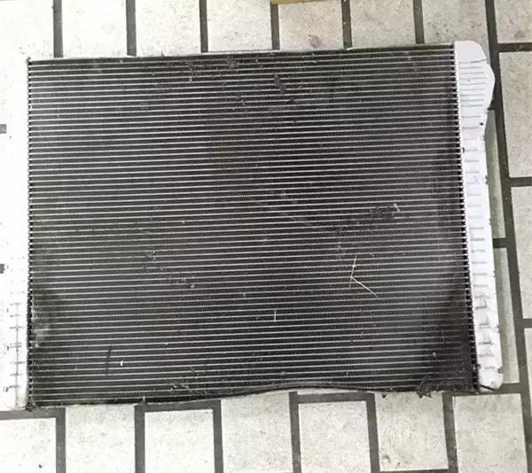 宝马5系机滤座漏水,宝马5系冷却液壶漏水