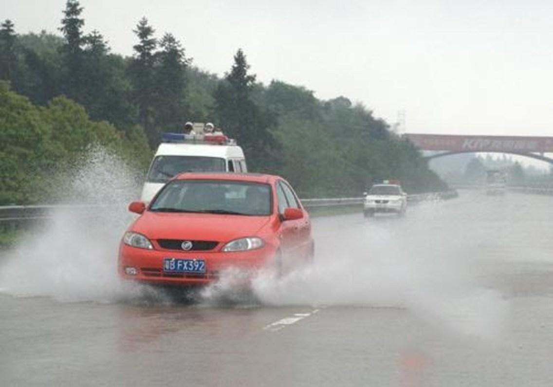 开车磕磕碰碰很正常没必要太在意,新手开车为什么总是磕磕碰碰