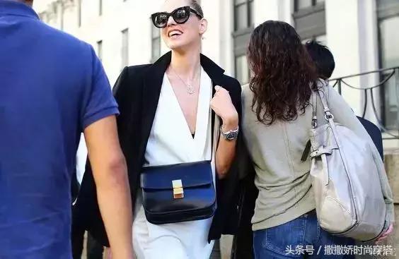 leboy包包黑色好看还是灰色好看,最近流行lv手提包