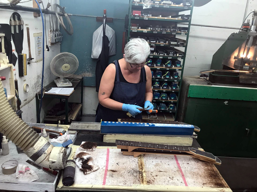 极速快报：弘力乐器2017加拿大Godin吉他工厂参观第一天