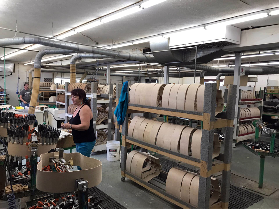 极速快报：弘力乐器2017加拿大Godin吉他工厂参观第一天