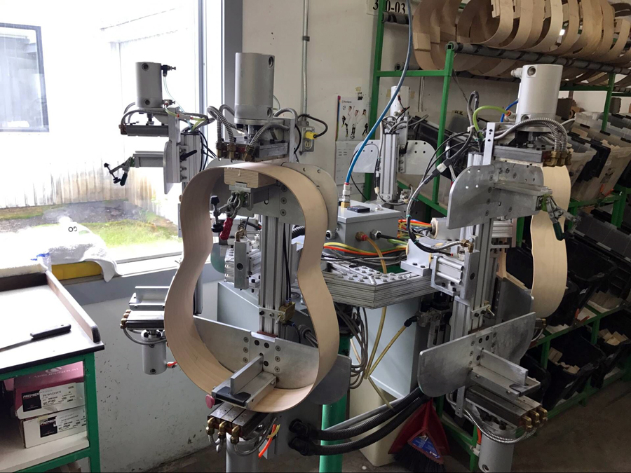 极速快报：弘力乐器2017加拿大Godin吉他工厂参观第一天