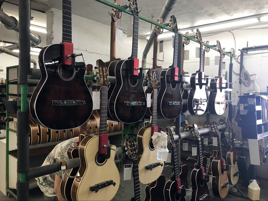 极速快报：弘力乐器2017加拿大Godin吉他工厂参观第一天