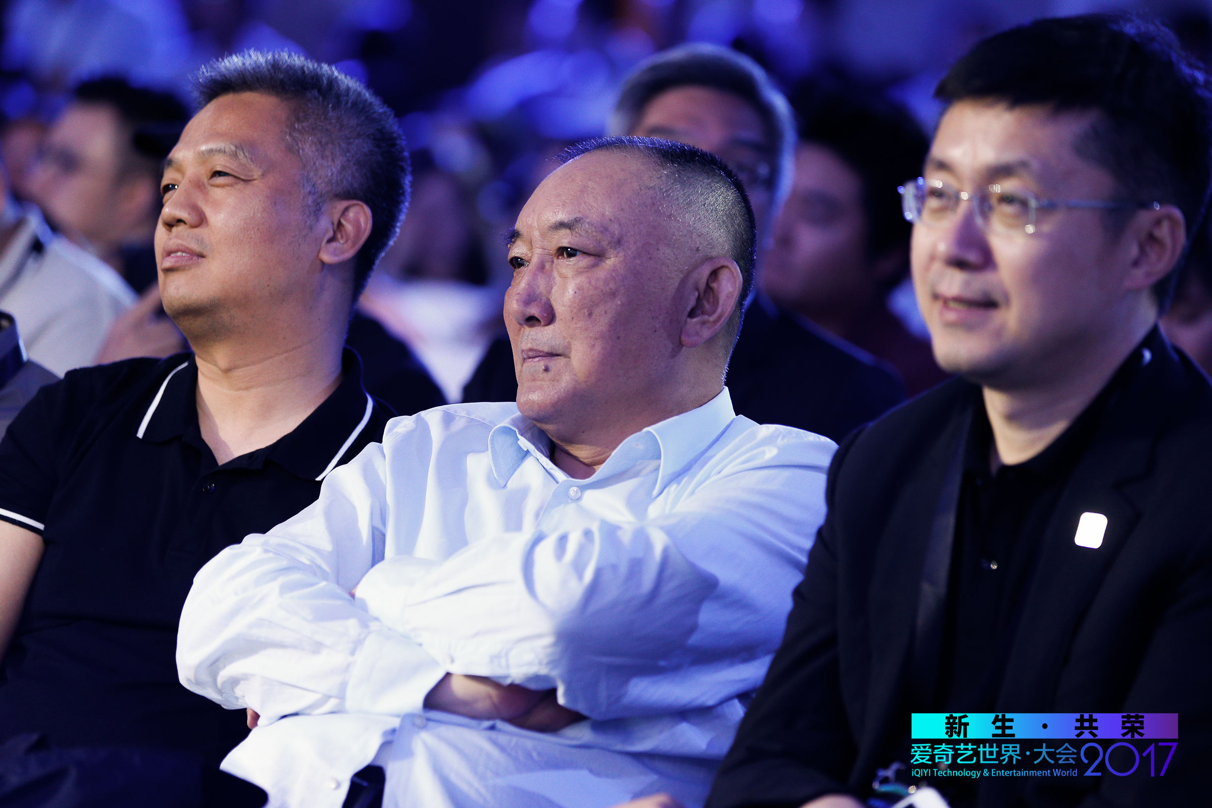 顶级影人组团“转会”超级网剧韩三平冯小刚周星驰齐聚爱奇艺