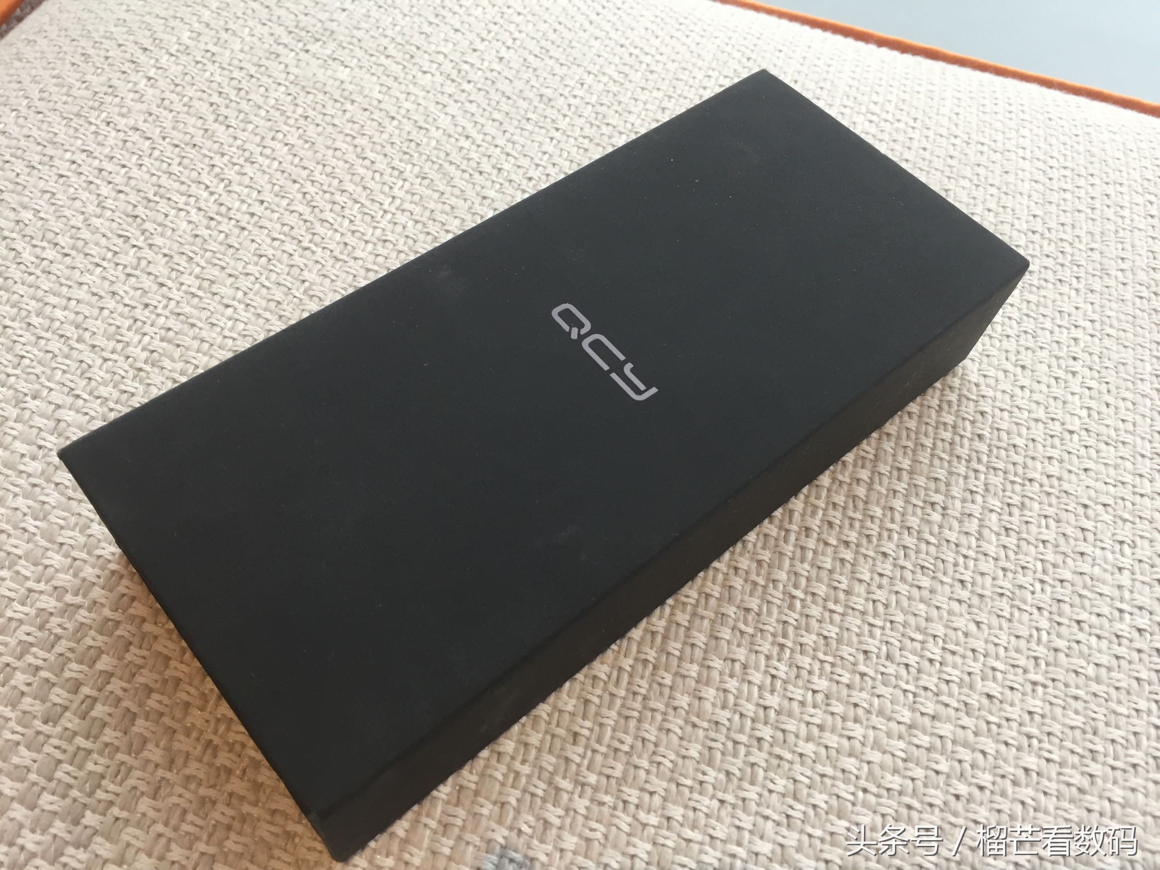 颜值音质俱佳，来看看现在很火的QCY蓝牙耳机体验如何