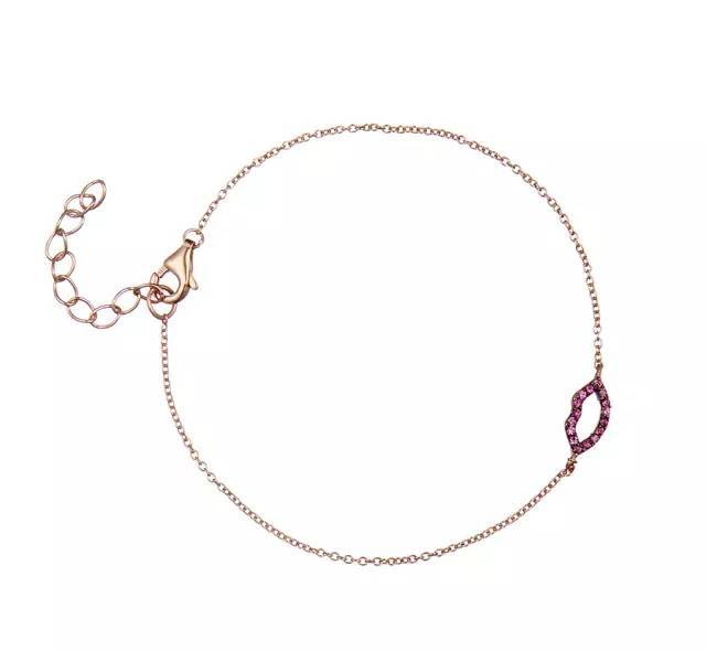 李沁王子文同款,周冬雨李沁穿搭