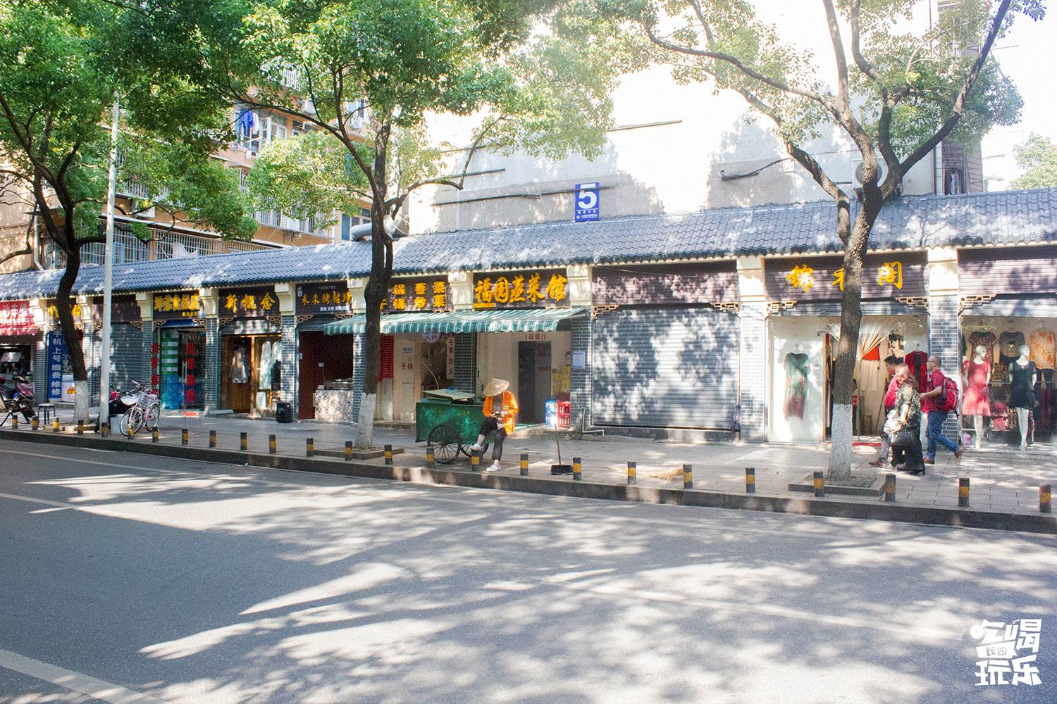 无数旅客的回忆,都停留在晓园路上这一碗碗地道小吃里