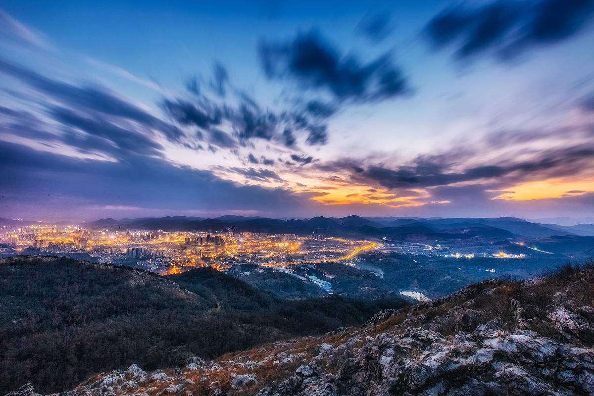 昆明长虫山游玩攻略路线,爬昆明长虫山夜景的攻略