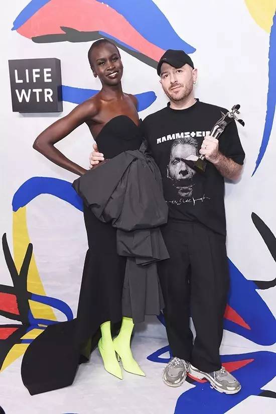 鏉ㄥ箓宸撮粠涓栧鏂板搧,宸撮粠涓栧鍗庝鸡澶╁ゴ鏉ㄥ箓