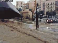 逗比搞笑:厂里刚来了一漂亮妹子,我和同事打赌谁先能让那妹子说喜欢你,输了请吃饭