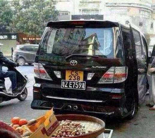 成龙大哥有多低调,成龙的大哥宝刀未老