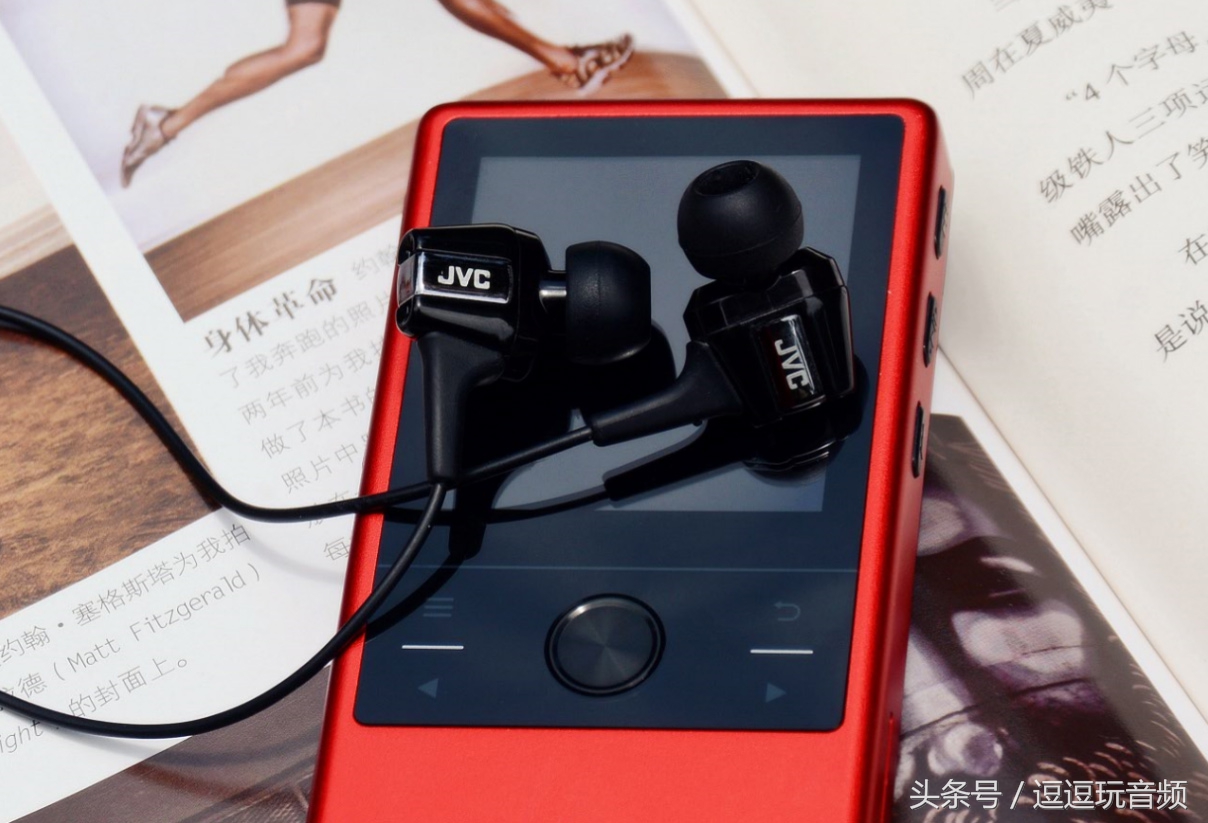 一款兼具颜值和黑科技的双动圈耳塞:JVCFXT100