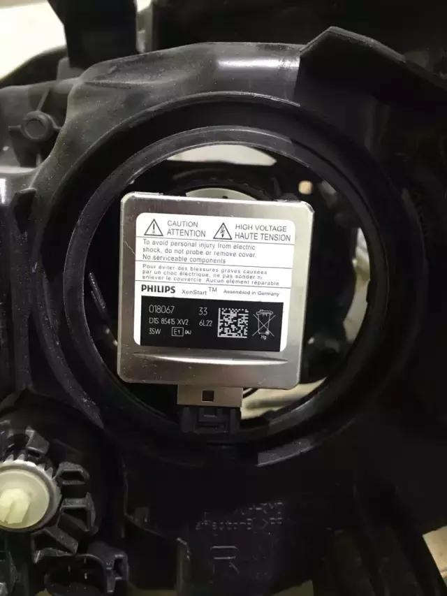 惠州新光源灯光升级,汉兰达原车灯发黄昏暗升级NHK德国版海五双光透镜!