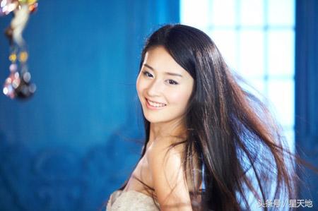 从最丑的“*妇情**”，脱变成为天才设计师，颖儿的星路并不是很顺利