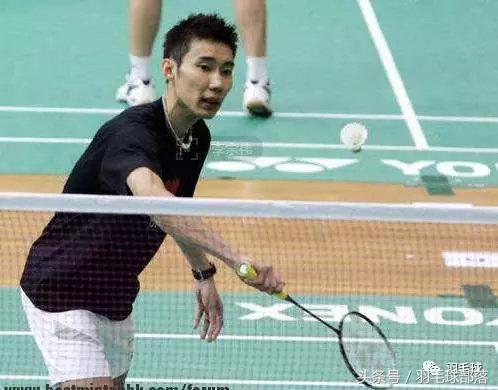 羽毛球2021年发球过手违例吗,发球时羽毛球的违例现象有哪些