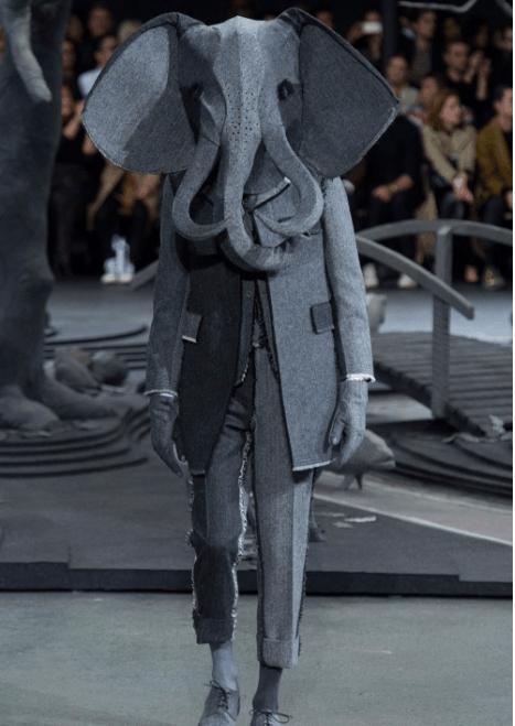 你敢穿汉服上街吗,这样的衣服你敢在街上穿吗