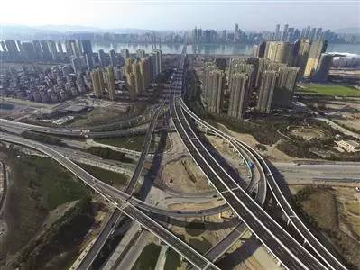 外地车杭州限行时间外能走高架吗,杭州浙a车辆限行日可以上高架吗