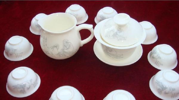 钛茶具和陶瓷茶具哪个好,纠结紫砂茶具和汝窑茶具