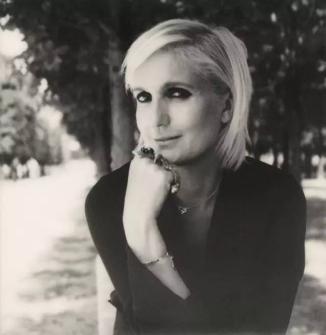 dior设计总监为什么这么受欢迎,dior为什么这么受欢迎