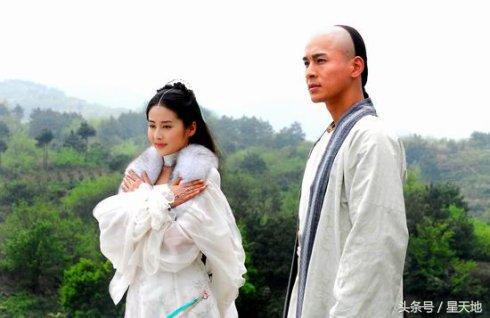 从最丑的“*妇情**”，脱变成为天才设计师，颖儿的星路并不是很顺利