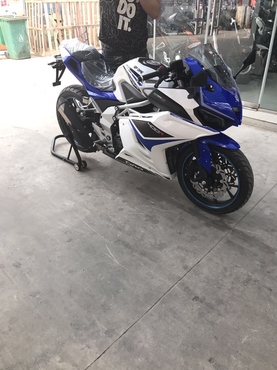 又一匹黑马创台携GP-ONE跑车亮相成都！