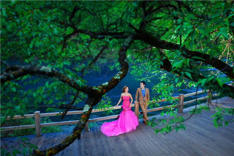 去九寨沟拍婚纱照几月份最合适,九寨沟旅游拍婚纱照