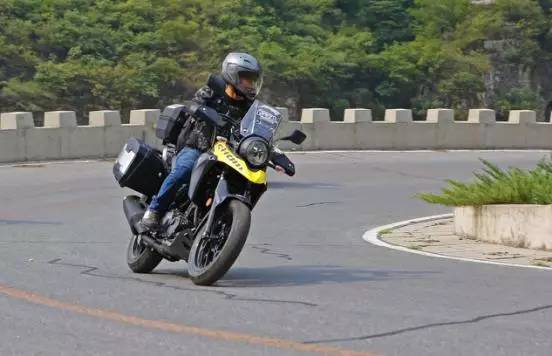 最新豪爵铃木dl250评测视频,18年的豪爵铃木dl250值得买吗